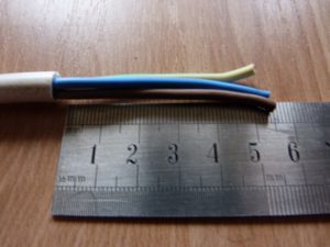anet a8 upgrades : outer insulation stripped